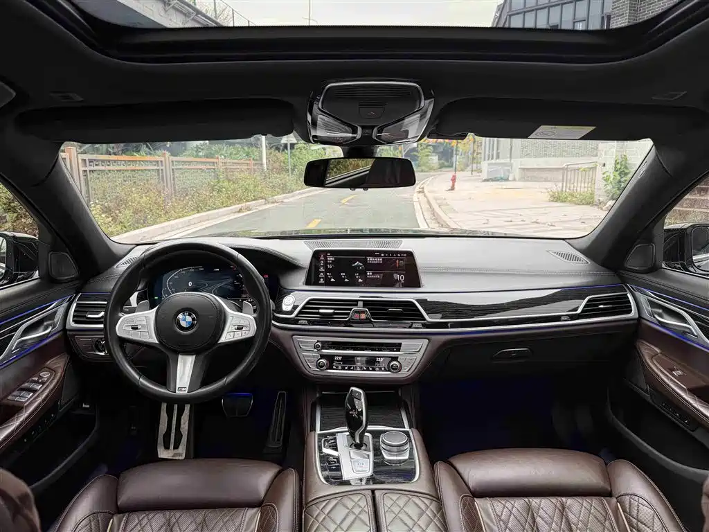 BMW 7 SERIES