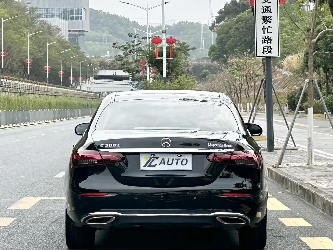 Mercedes-Benz E-Class 2022 E 300 L Luxury фото 6