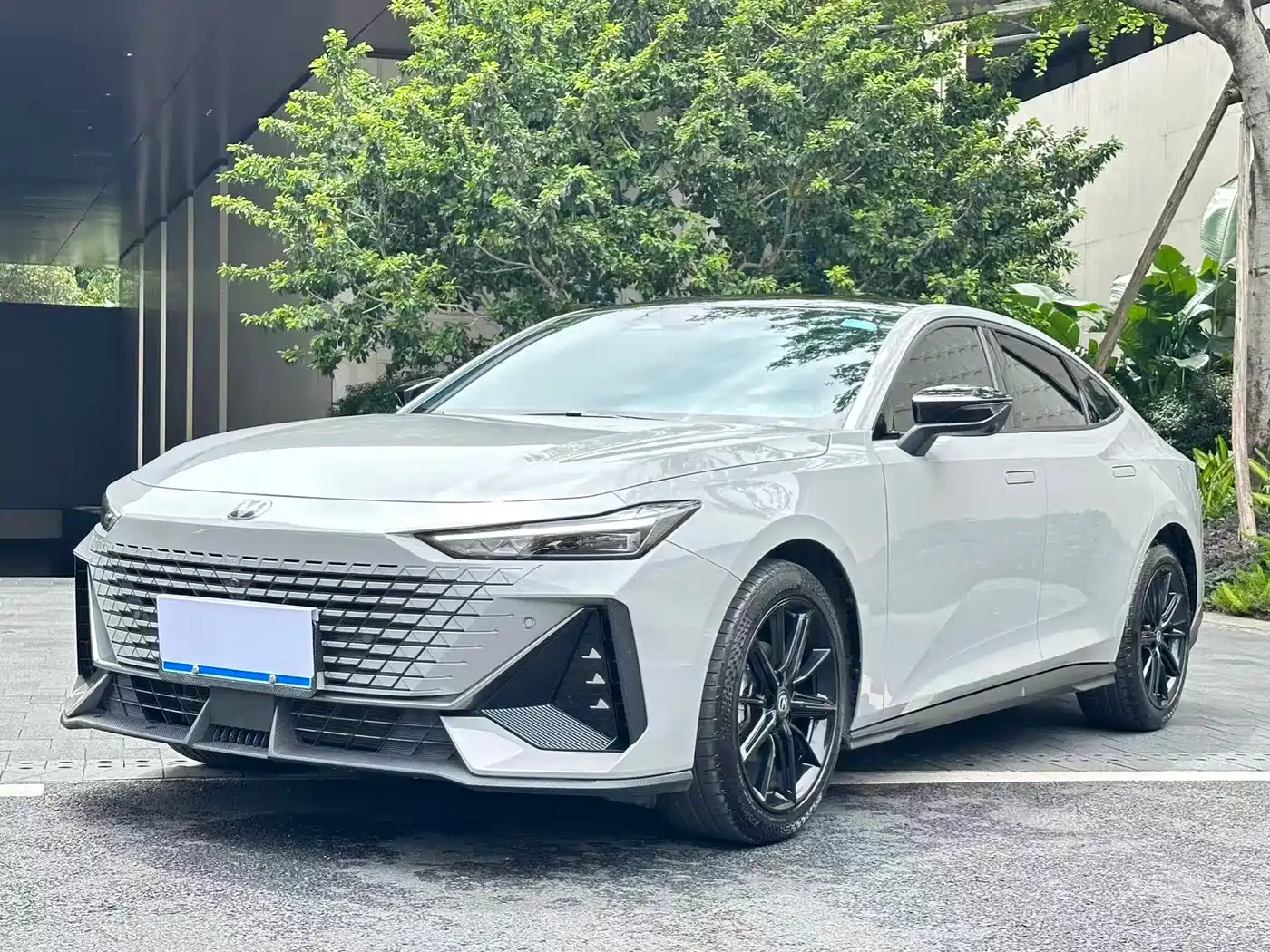 chang'an uni-v