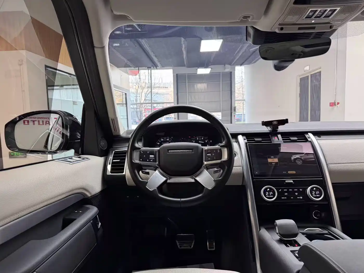 Land Rover Discovery 2021 360PS R-Dynamic S фото 18