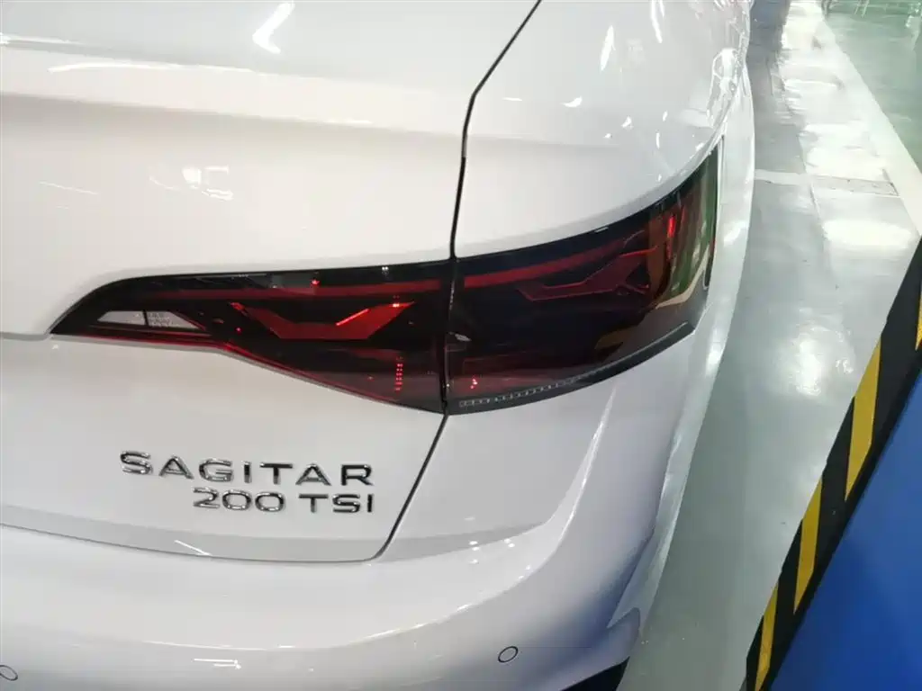Volkswagen Sagitar 2024 200TSI DSG Flying Edition фото 8