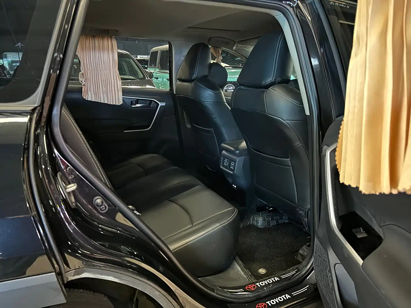 Toyota RAV4 Rongfang 2024 2.0L CVT FWD Style Edition фото 8