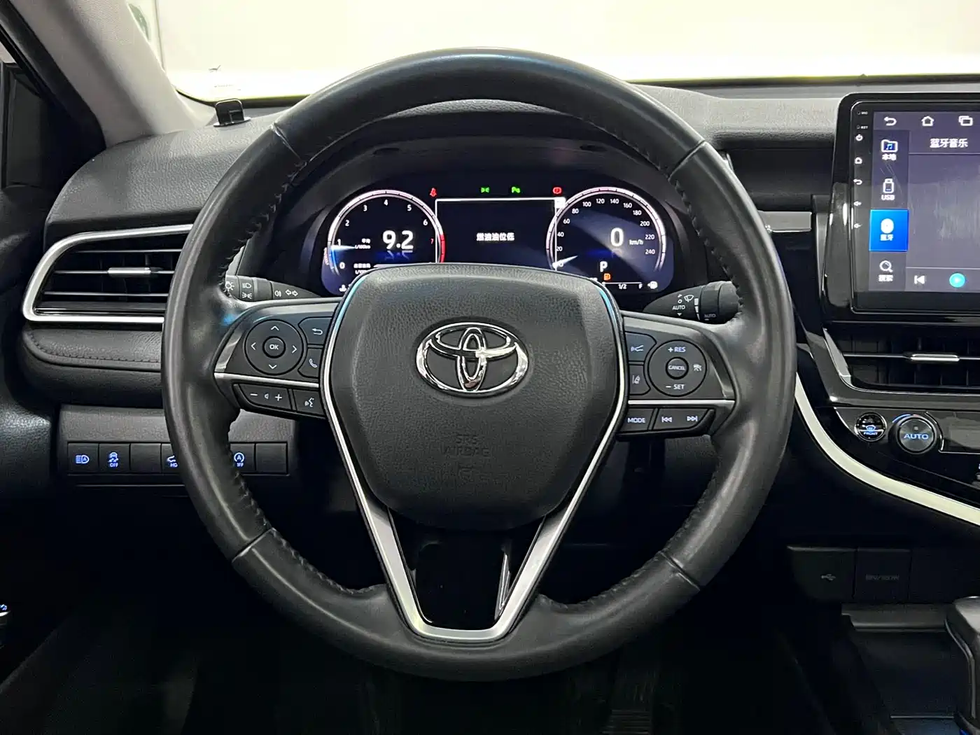 Toyota Camry 2021 2.5G Luxury Edition фото 15