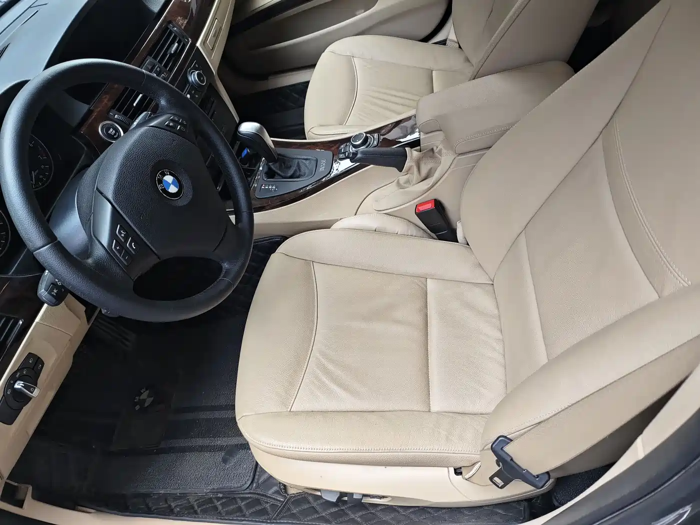BMW 3 Series (Import) 2010 320i Fashion фото 8