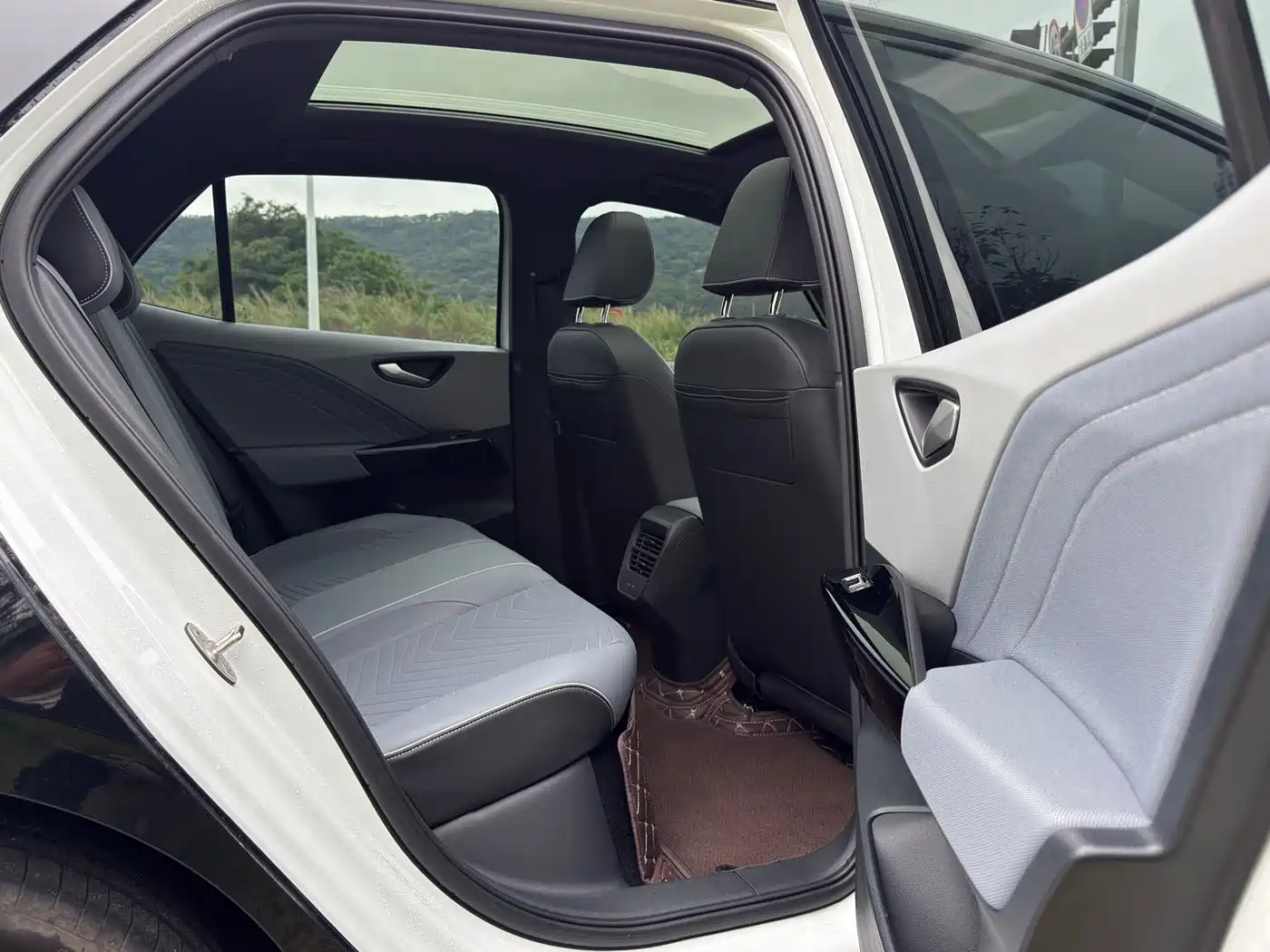 Volkswagen ID.3 2025 Facelift Smart Outstanding Edition фото 17
