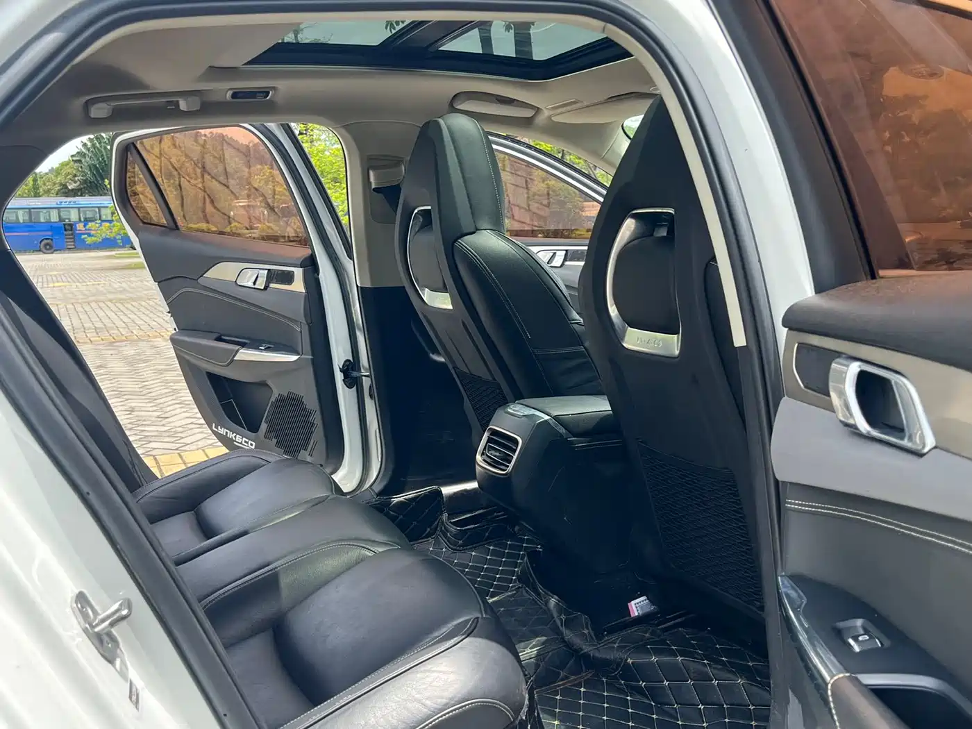 Lynk & Co 03 2018 1.5TD DCT Power Pro Version China V фото 15