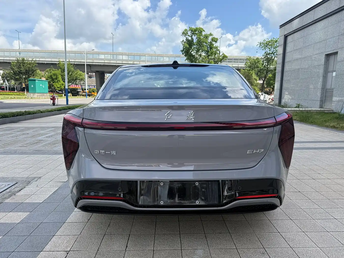 Hongqi EH7 2025 640 AWD Smart Selection Edition фото 16
