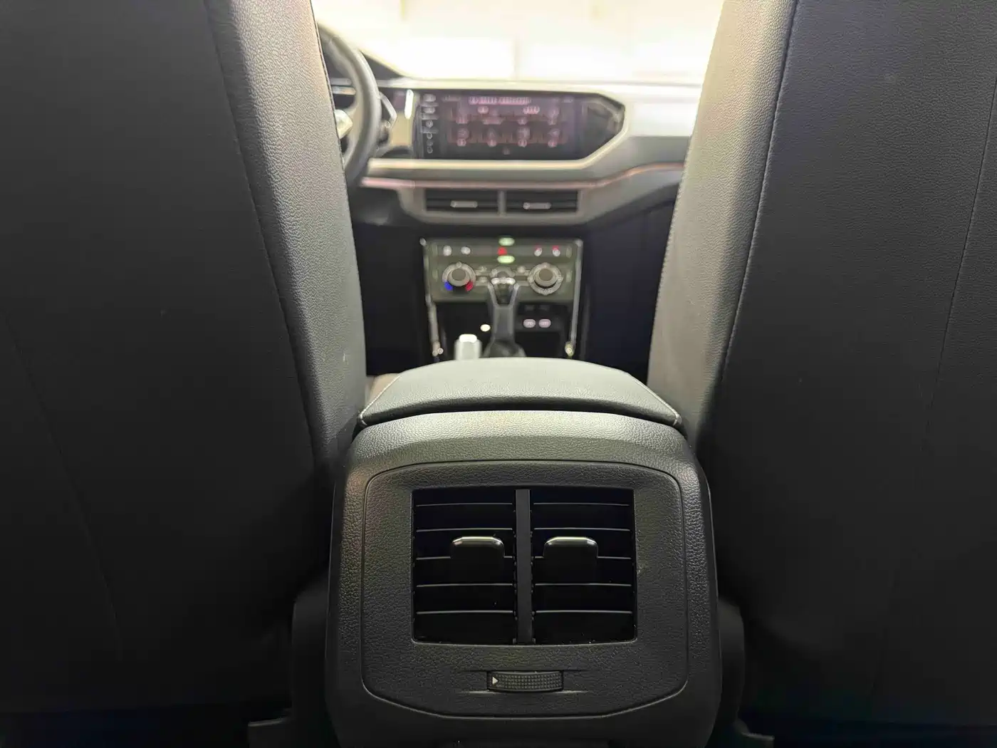 Volkswagen Tanying 2021 280TSI DSG R-Line Intelligent Connect Edition фото 18