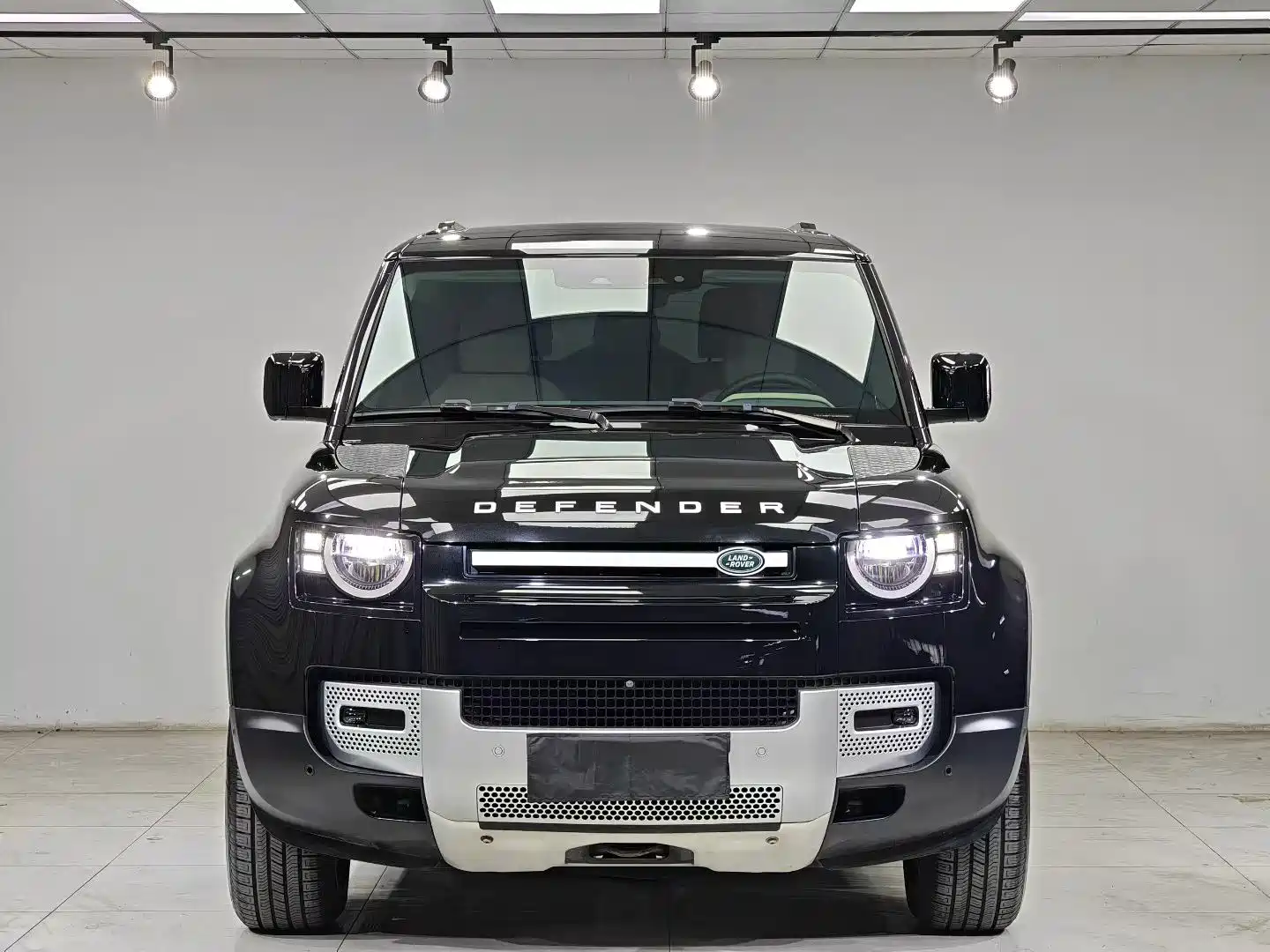 Фото 1 - Land Rover Defender