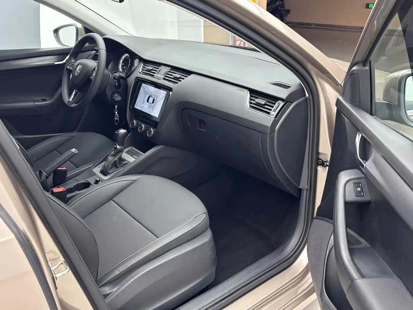 Škoda Octavia 2022 1.5L Automatic Comfort Edition фото 12