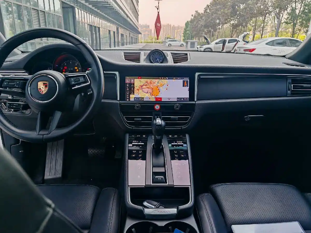 Porsche Macan 2023 Macan 2.0T фото 10