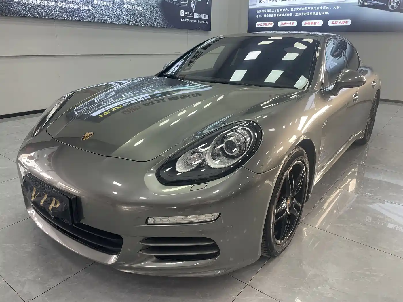 Porsche Panamera 2014 Panamera 4 3.0T фото 19