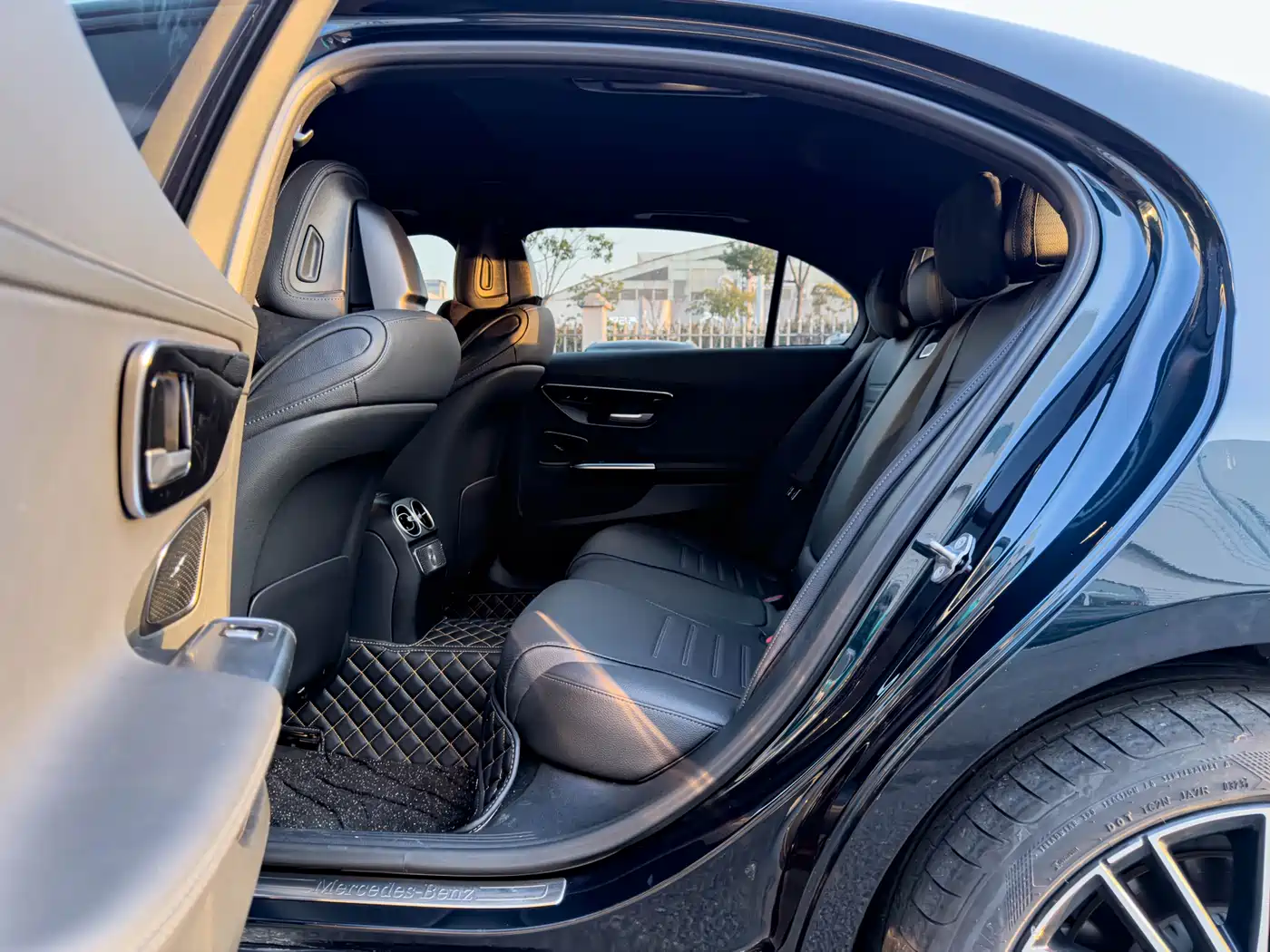 MERCEDES-BENZ C CLASS