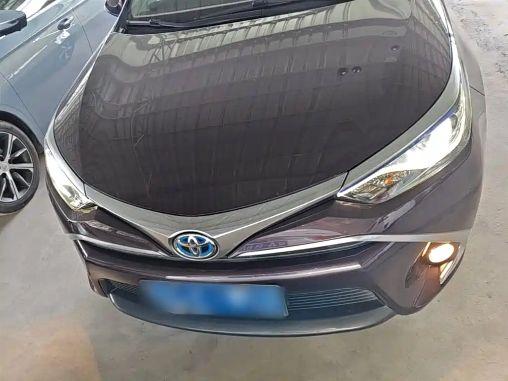 Toyota Levin 2017 Facelift Hybrid 1.8H GS E-CVT Elite Sunroof Edition China V фото 3