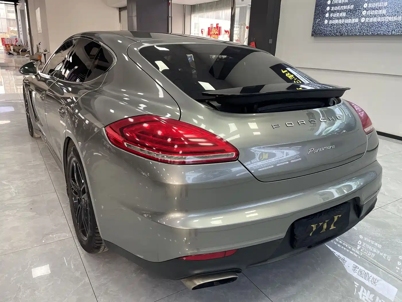 Porsche Panamera 2014 Panamera 4 3.0T фото 23