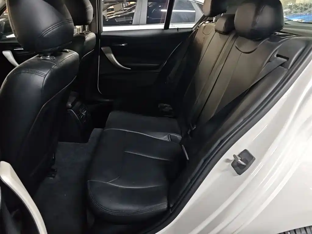 BMW 1 Series (Import) 2013 Facelift 118i Leading Model фото 17