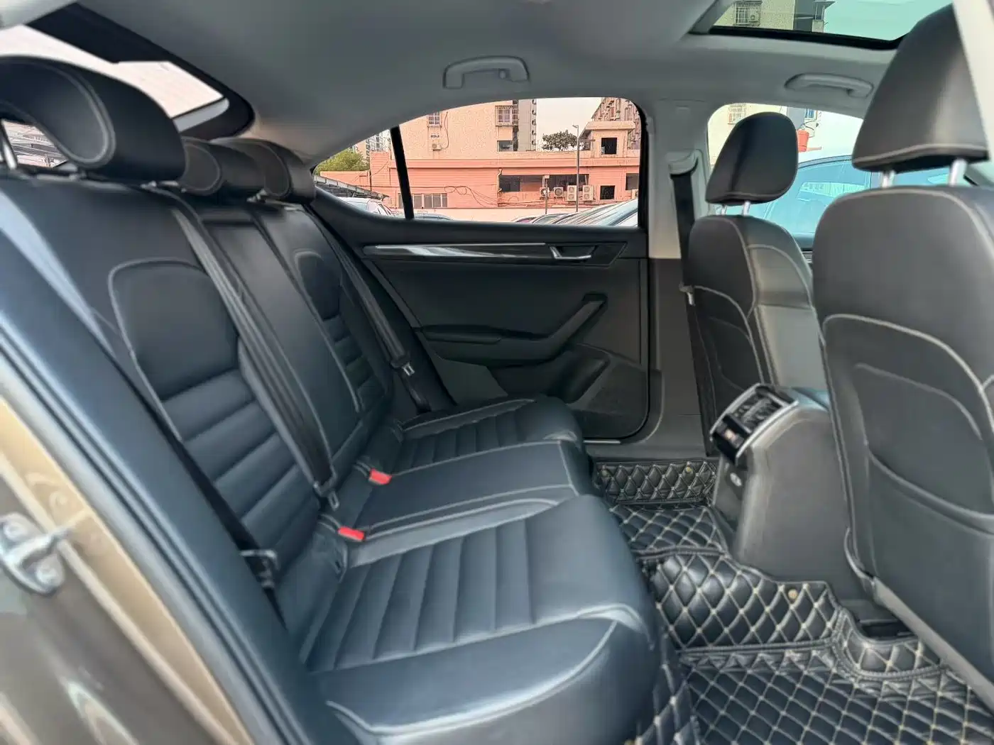 Škoda Superb 2018 TSI330 DSG Luxury Edition China V фото 5