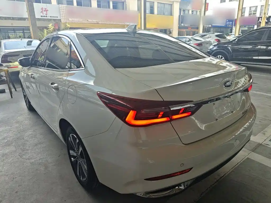 Ford Escort 2022 2021 1.5L Automatic Diamond Edition