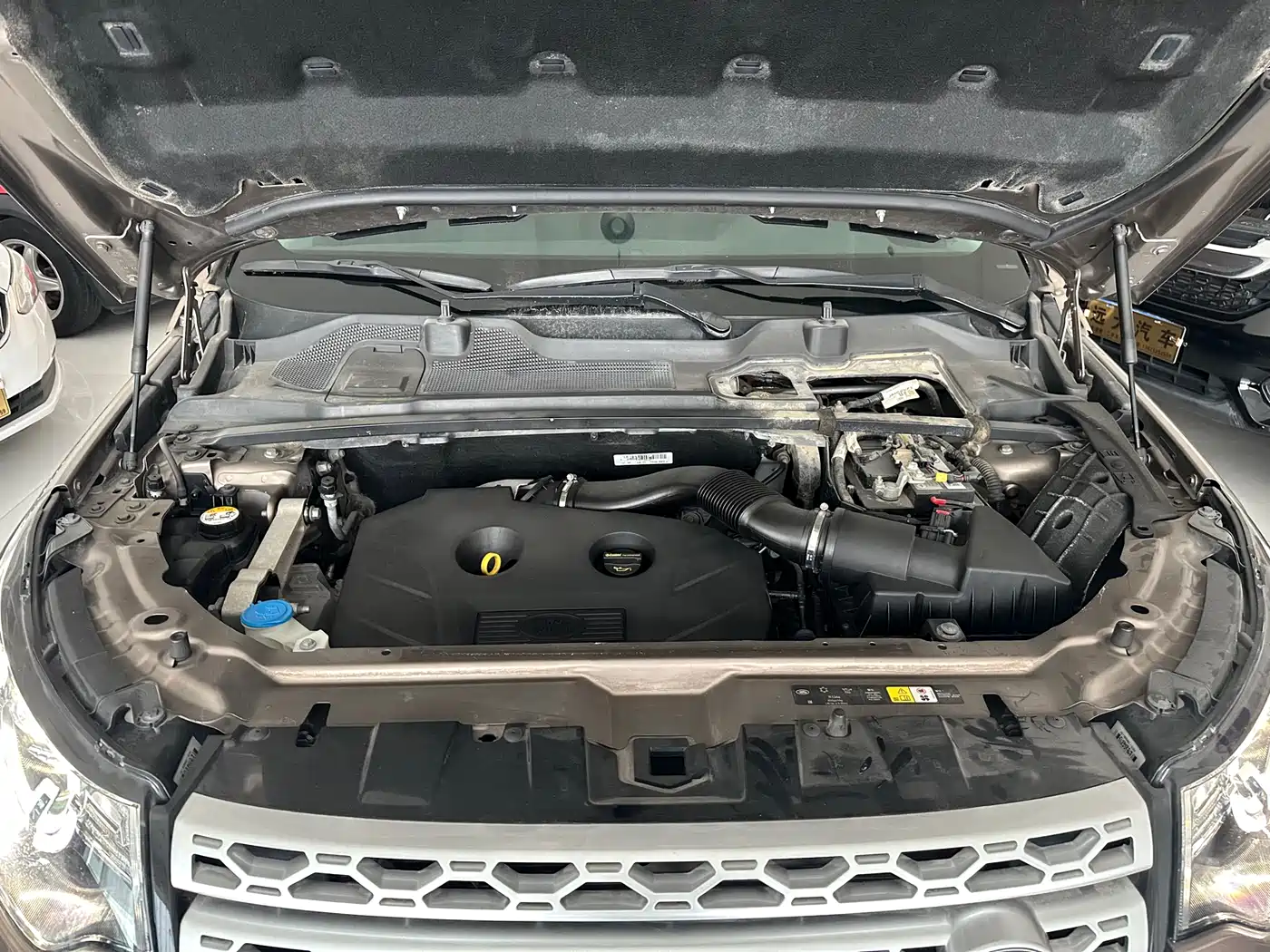 Land Rover Discovery Sport 2017 2.0T HSE фото 16