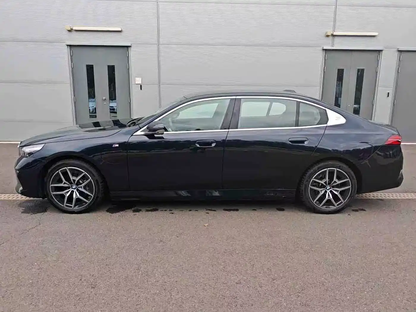 2026 BMW i5