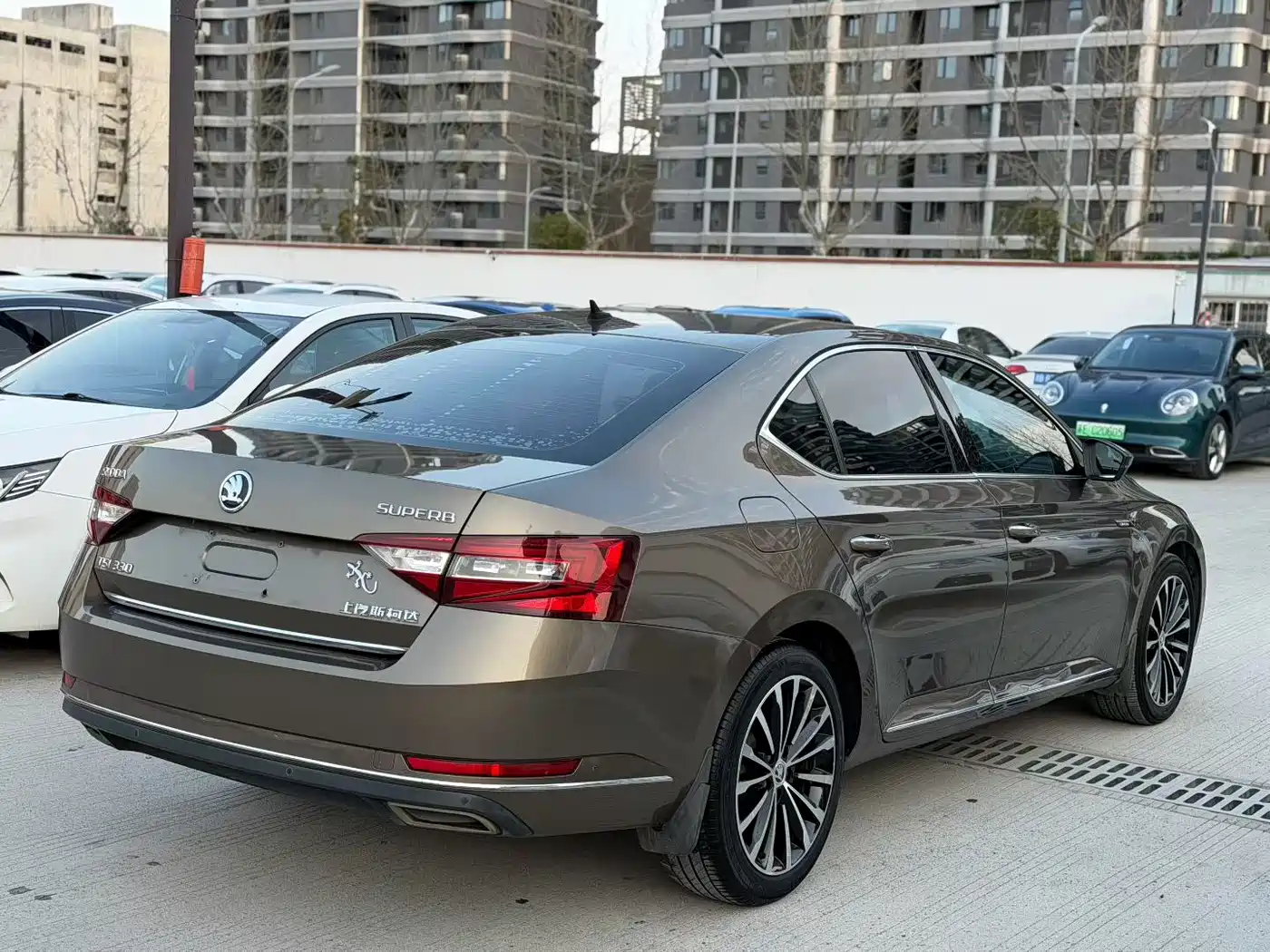 Škoda Superb 2018 TSI330 DSG Luxury Edition China V фото 7