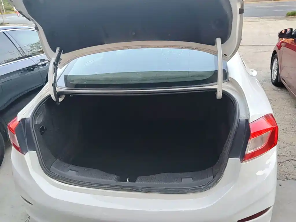 Chevrolet Cruze 2018 2018 320 Automatic Pioneer Sunroof Edition