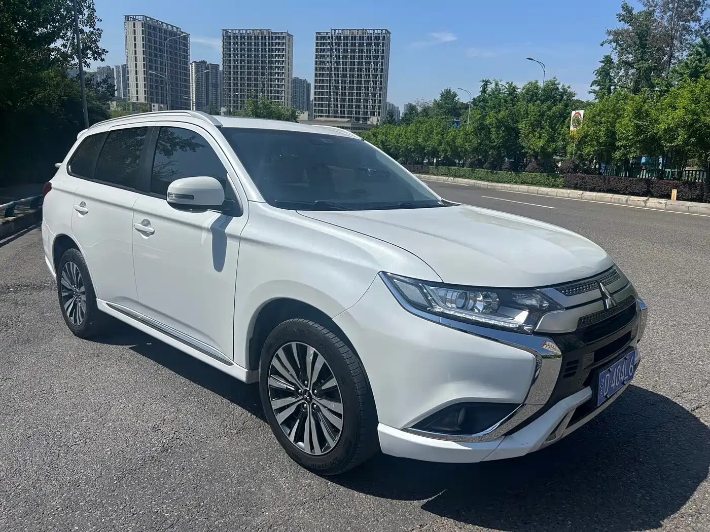 Mitsubishi Outlander 2023 1.5T CVT FWD Premium Edition 5-seater фото 2