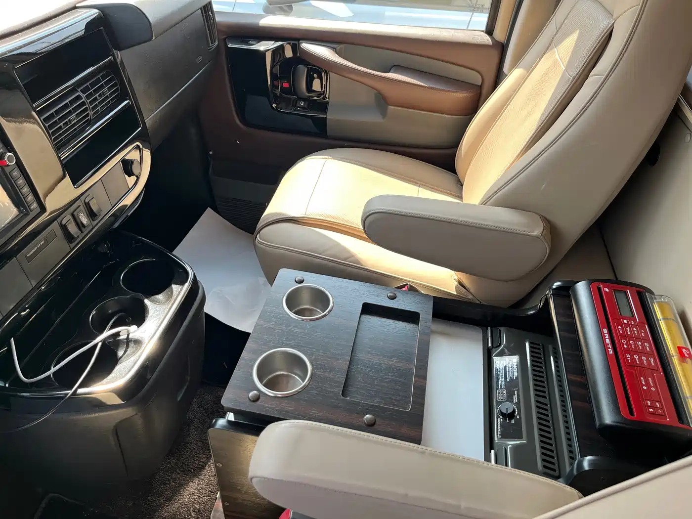 GMC Savana 2020 2016 5.3L 1500 2WD Prestige Edition