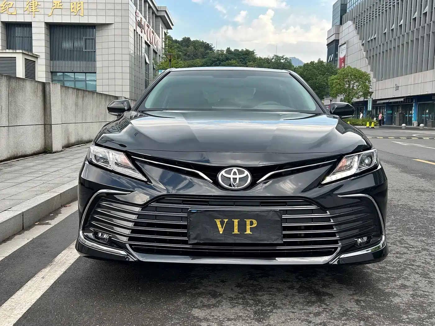 Photo 2 - Toyota Camry