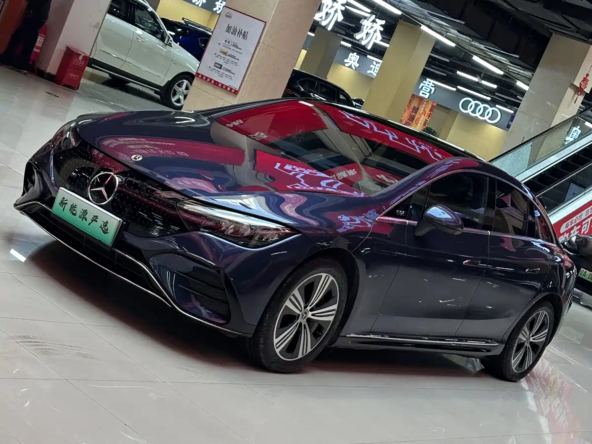 MERCEDES-BENZ EQE