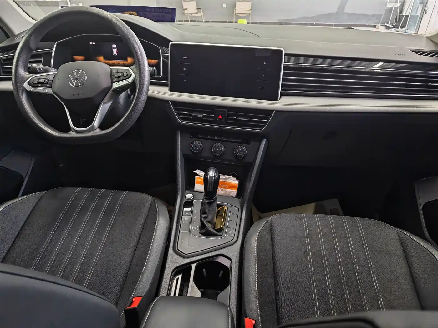 Volkswagen Tiguan L 2022 330TSI Automatic 2WD Comfort Edition фото 13