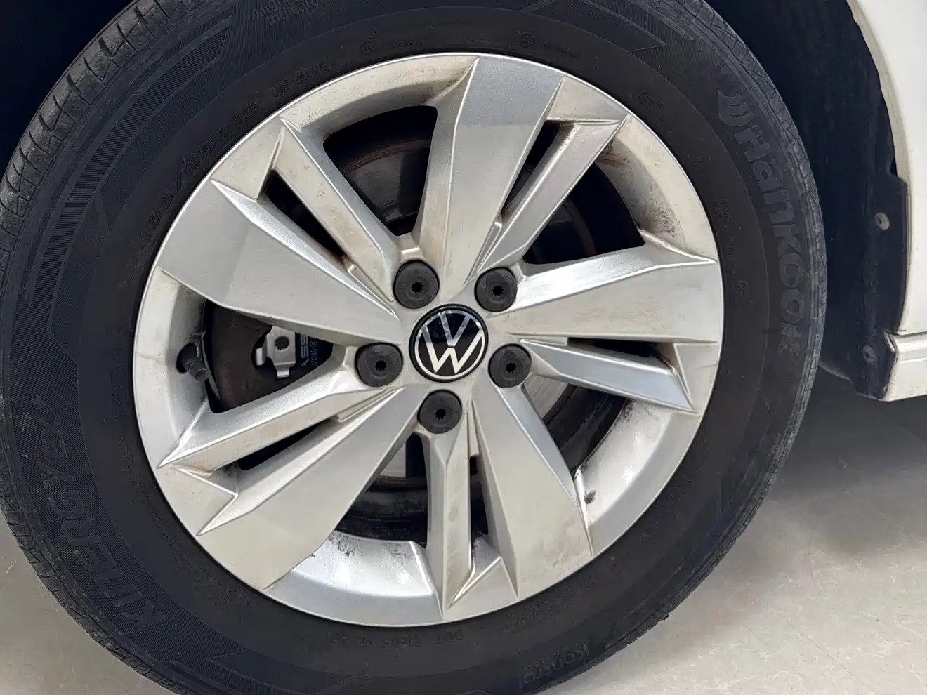 VOLKSWAGEN POLO