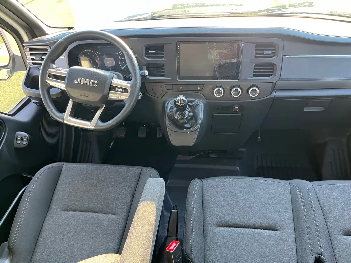 Jiangling JMC Fushun 2026 2025 Model 2.0T 6MT Diesel Medium Wheelbase Medium-High Roof Commercial MPV 5/6 Seats