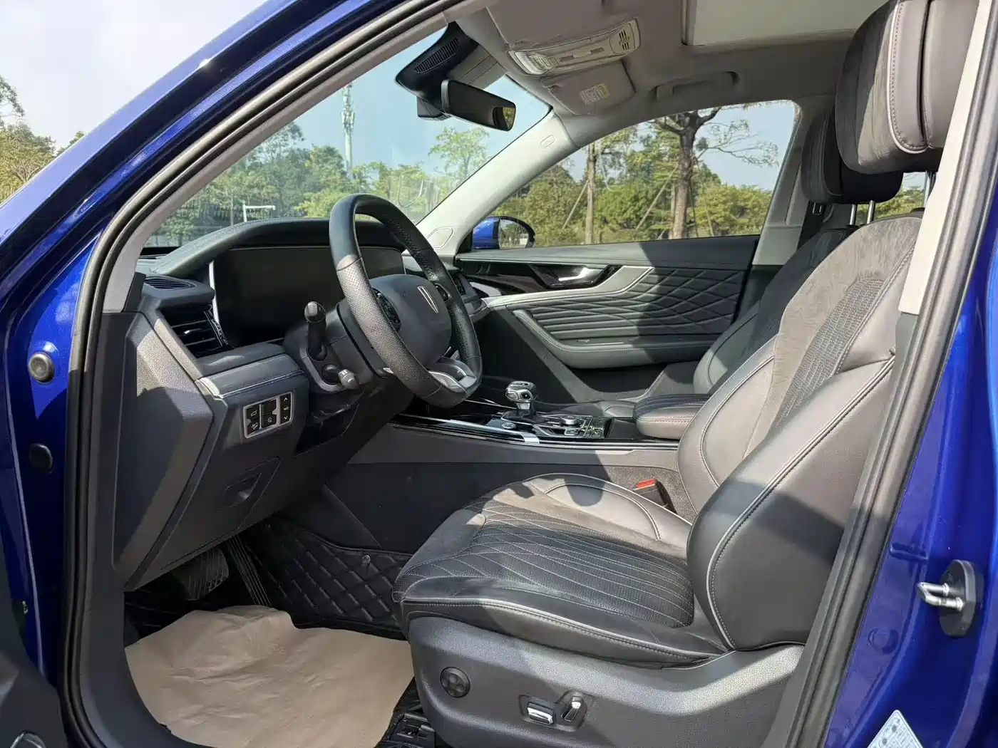 Hongqi HS5 2022 2.0T Smart Connect Premium Edition фото 4