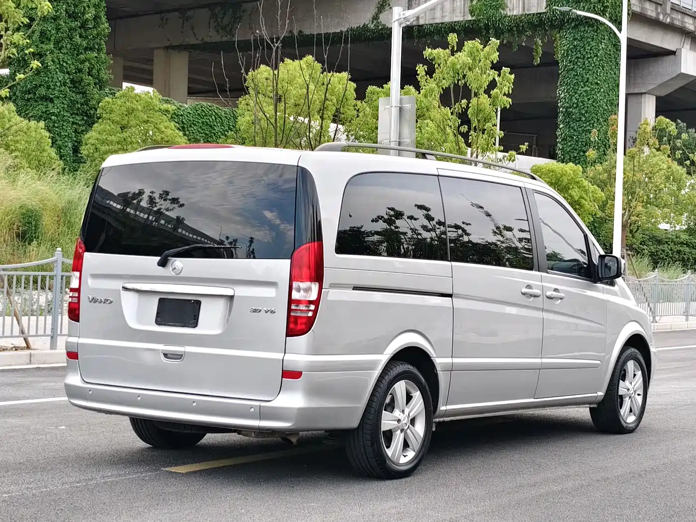 Mercedes-Benz Viano 2013 3.0L Comfort Edition фото 4