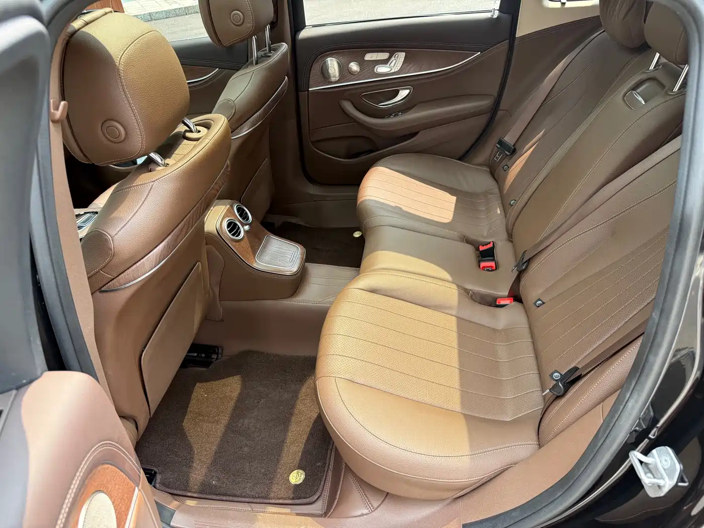 Mercedes-Benz E-Class 2022 Second Facelift E 300 L Luxury фото 14