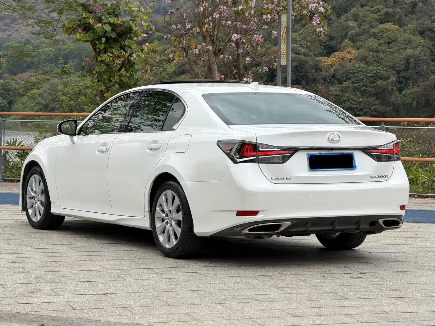 Lexus GS 2016 200t Leading Edition фото 9