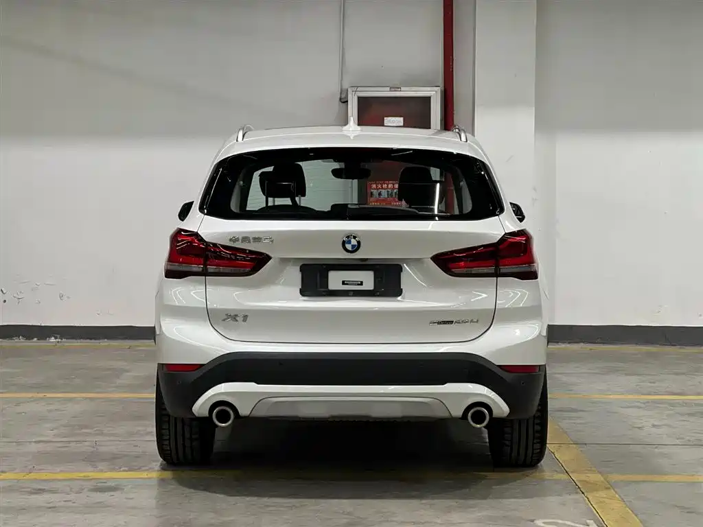 BMW X1 2022 sDrive20Li Fashion фото 6