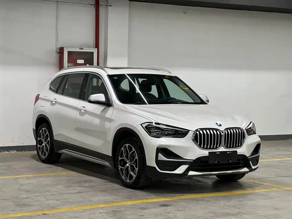 BMW X1 2022 sDrive20Li Fashion фото 3