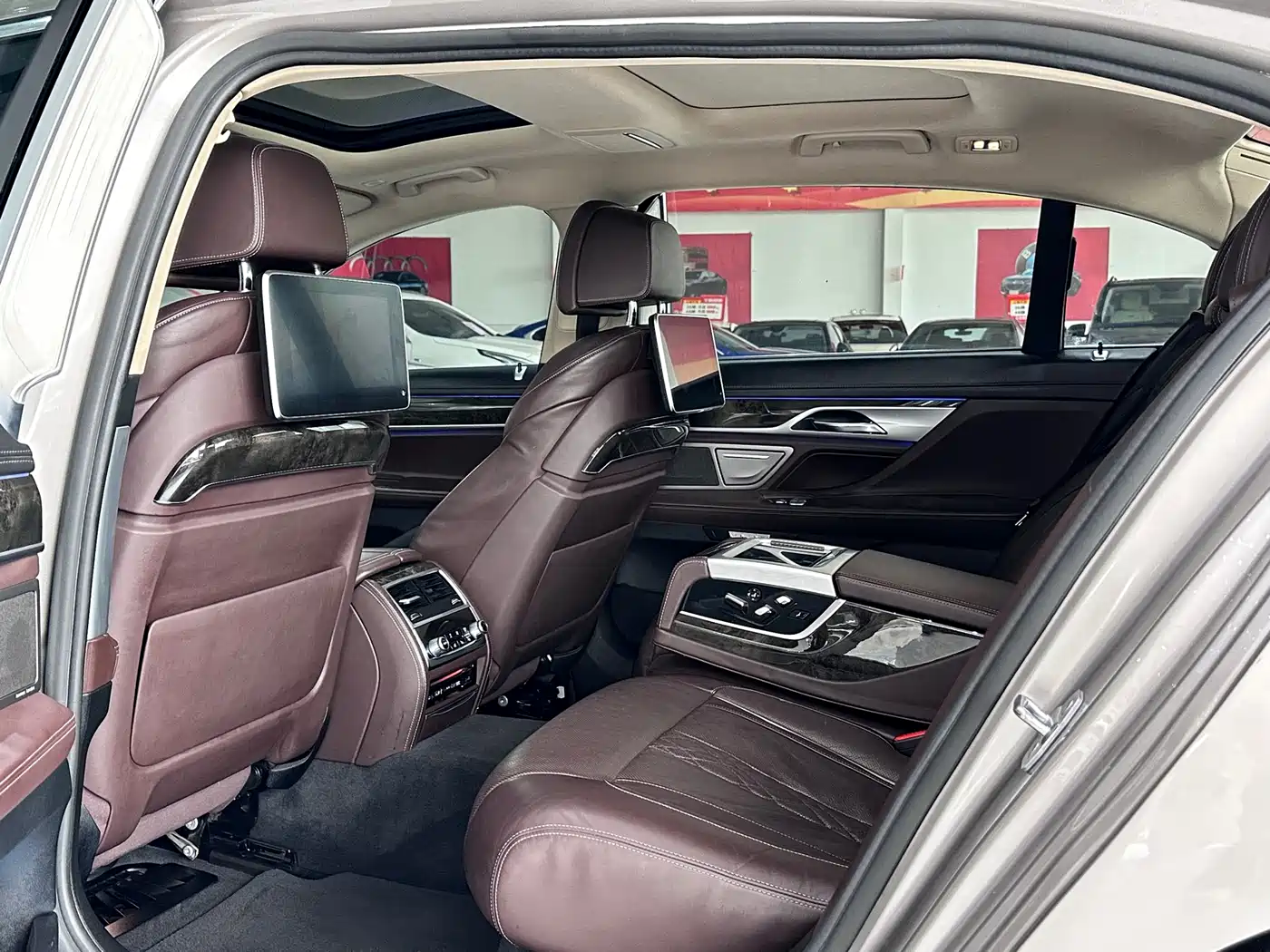 BMW 7 Series 2017 730Li Luxury Edition фото 6
