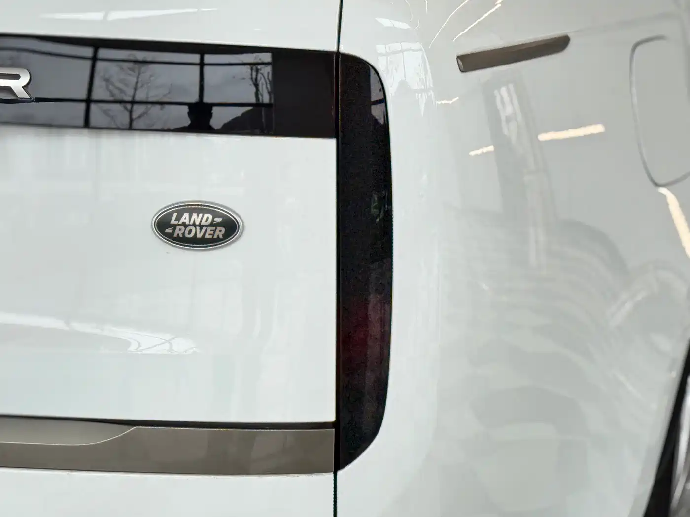 Land Rover Range Rover 2023 3.0 L6 360PS Golden Age Edition фото 22