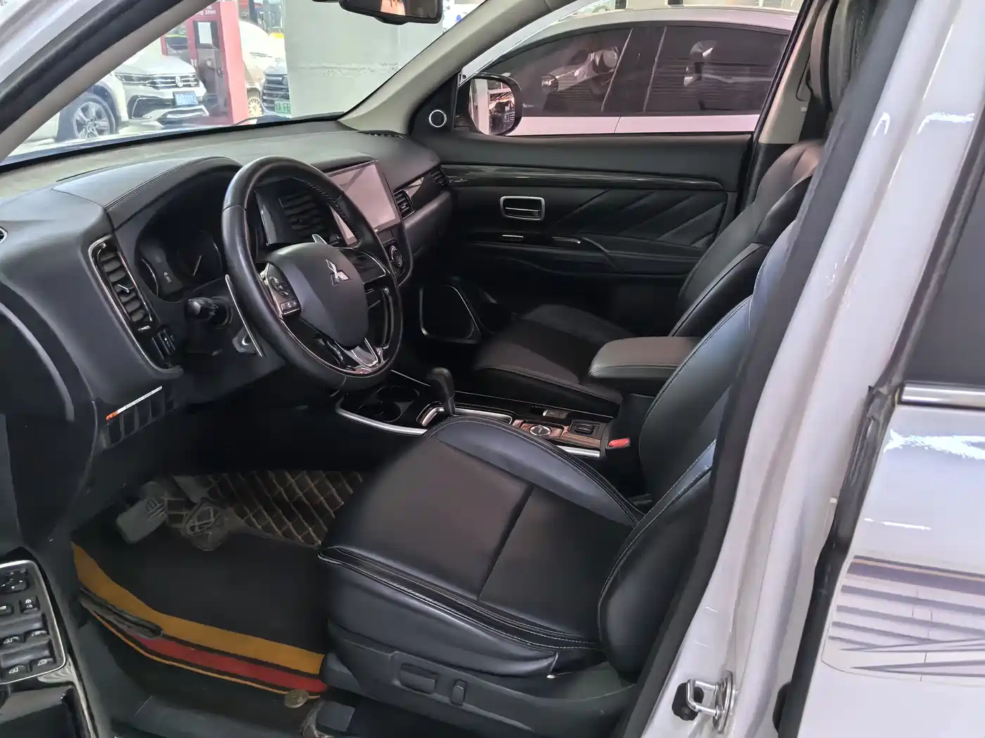 Mitsubishi Outlander 2019 2.4L 4WD Deluxe Edition 5-Seater China VI фото 7