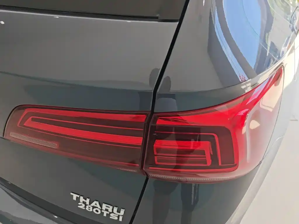 صورة 8 - Volkswagen Tharu