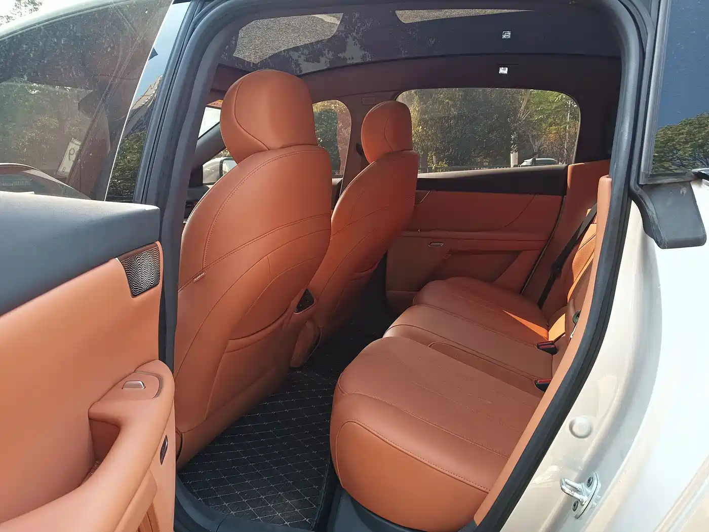 Dongfeng Yipai eπ007 2025 2025 Model BEV 565 4WD Max Navigation Edition