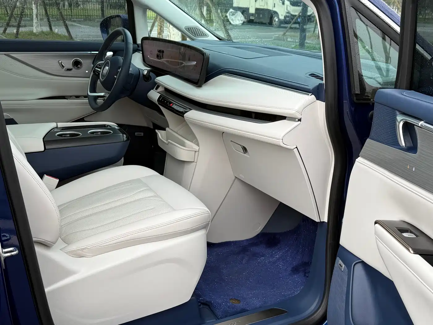 BUICK GL8 NEW ENERGY