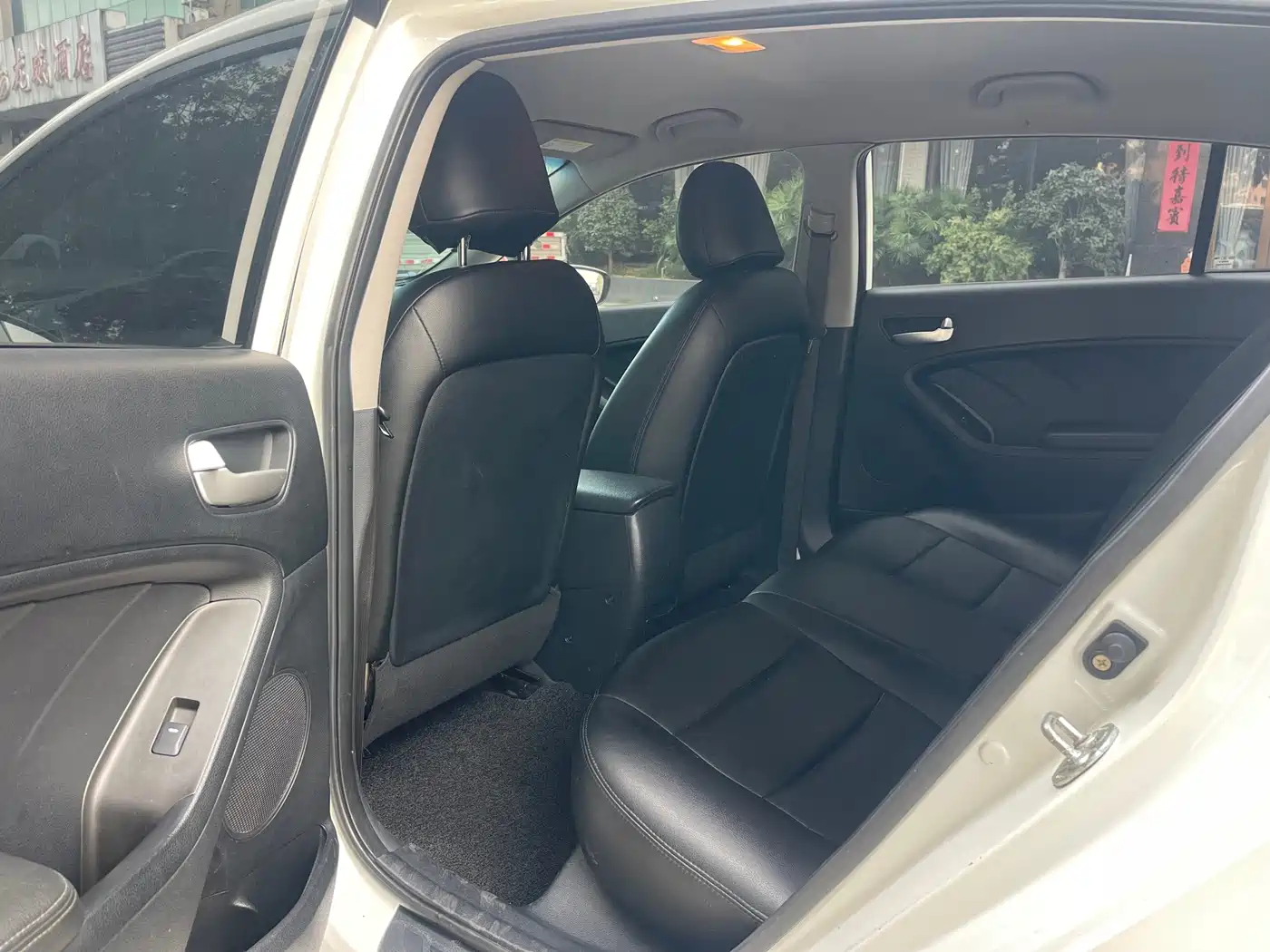 Kia K3S 2014 2014 1.6L Manual GL