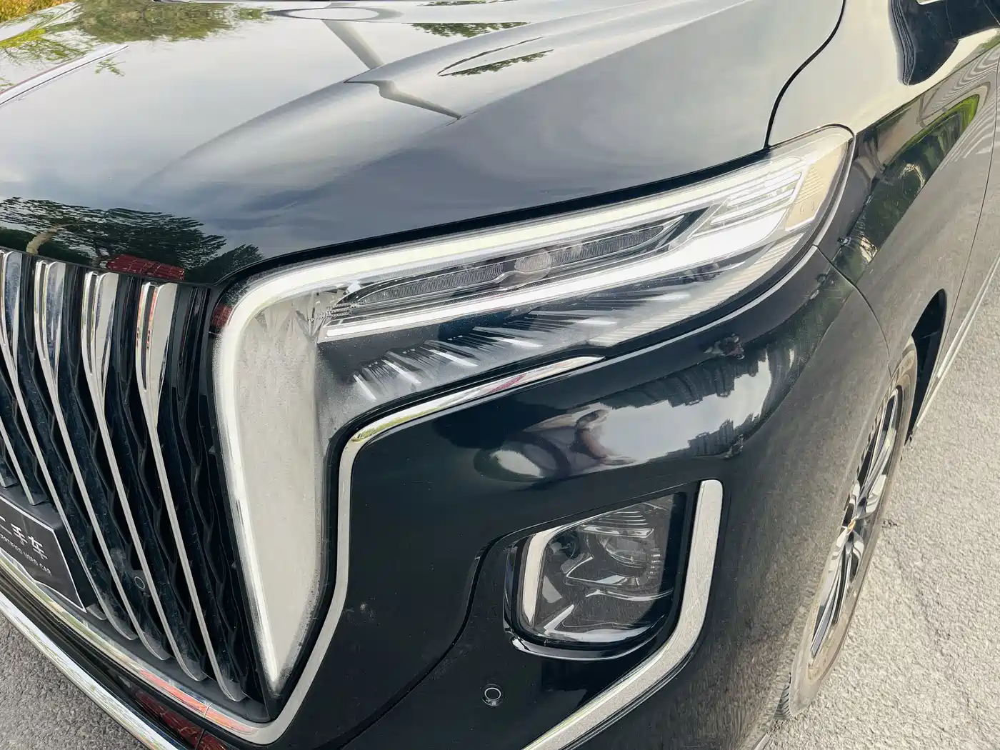 Hongqi HQ9 2023 2.0T Smart Connect Flag Enjoy Edition фото 8