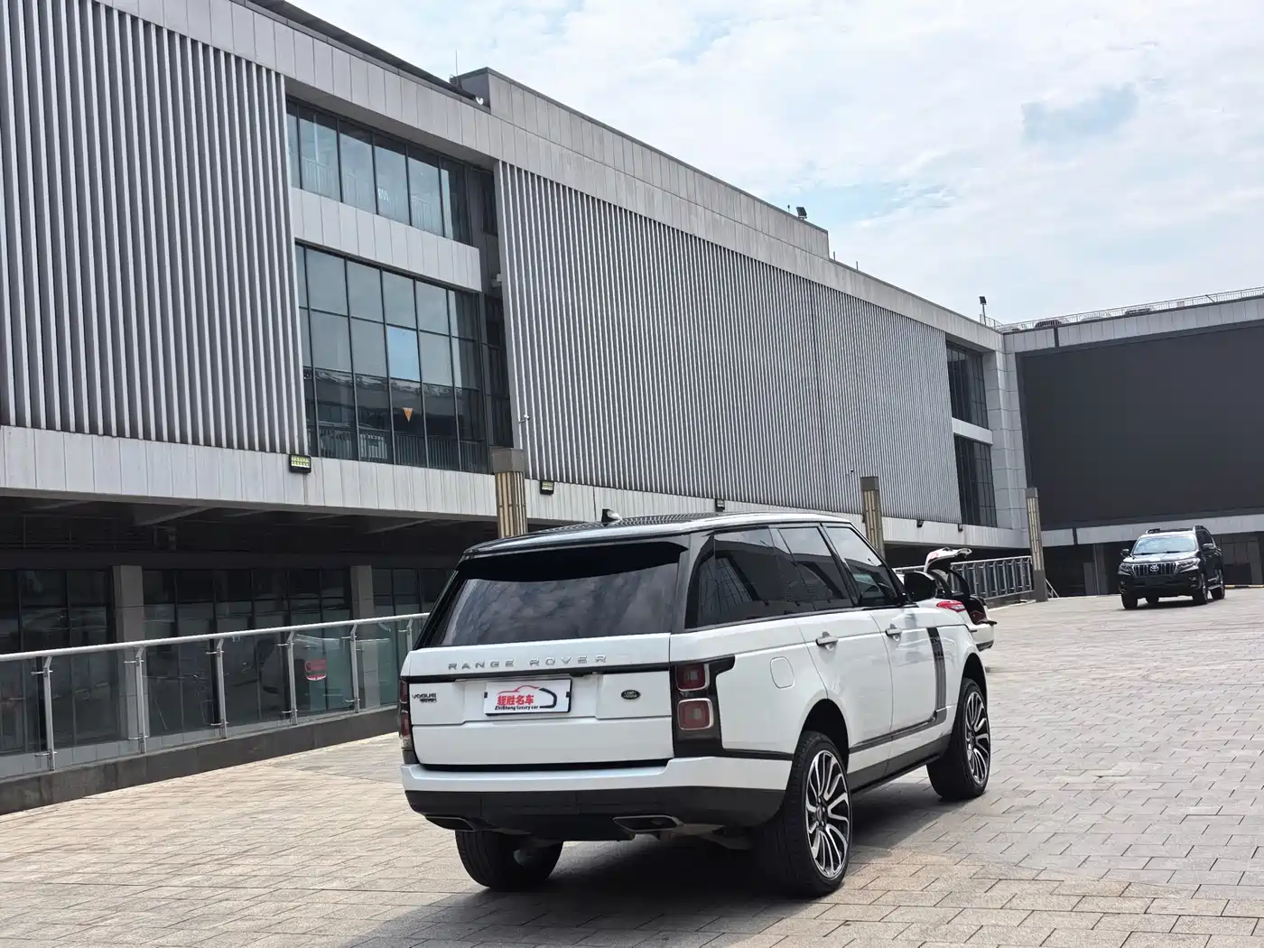 Land Rover Range Rover 2019 3.0 SCV6 Heritage Edition фото 16
