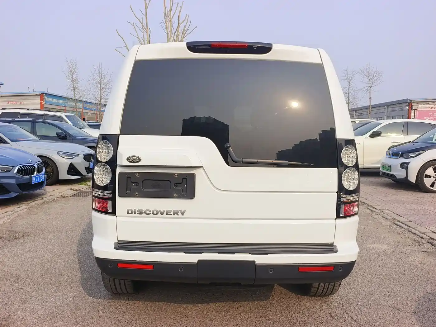 Land Rover Discovery 2015 3.0 SC V6 SE фото 5