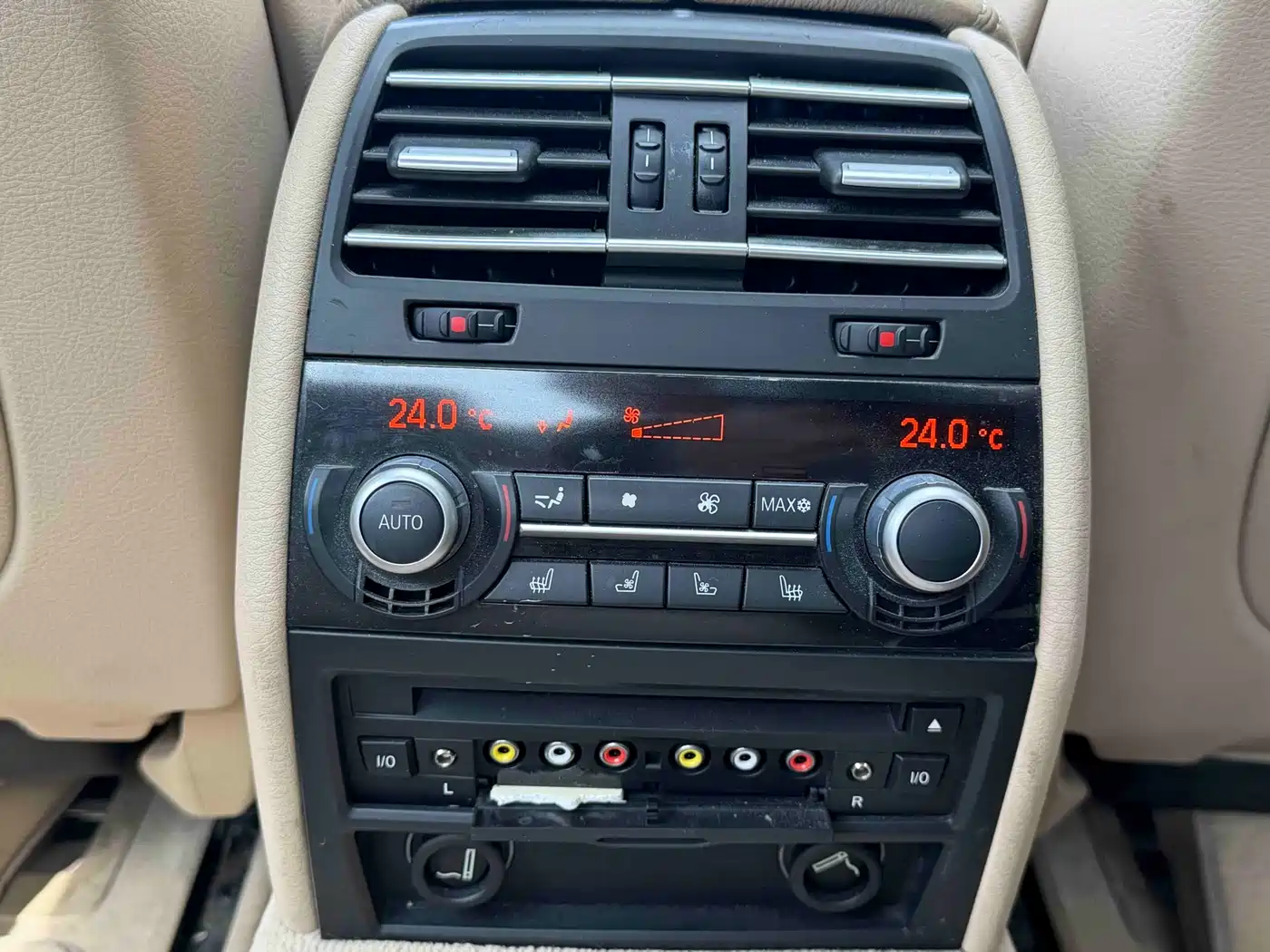 BMW 7 Series 2009 740Li Luxury фото 12